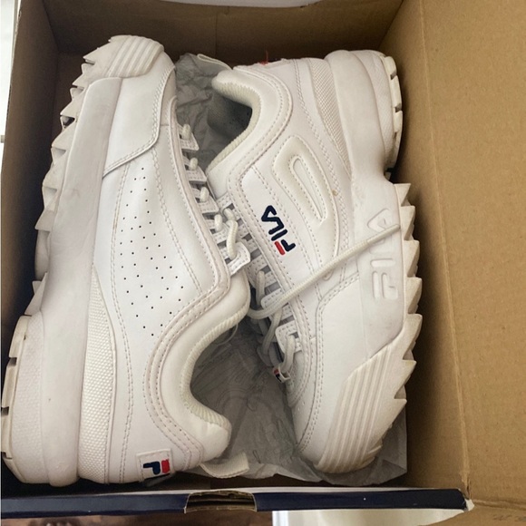 Filas - Picture 3 of 3